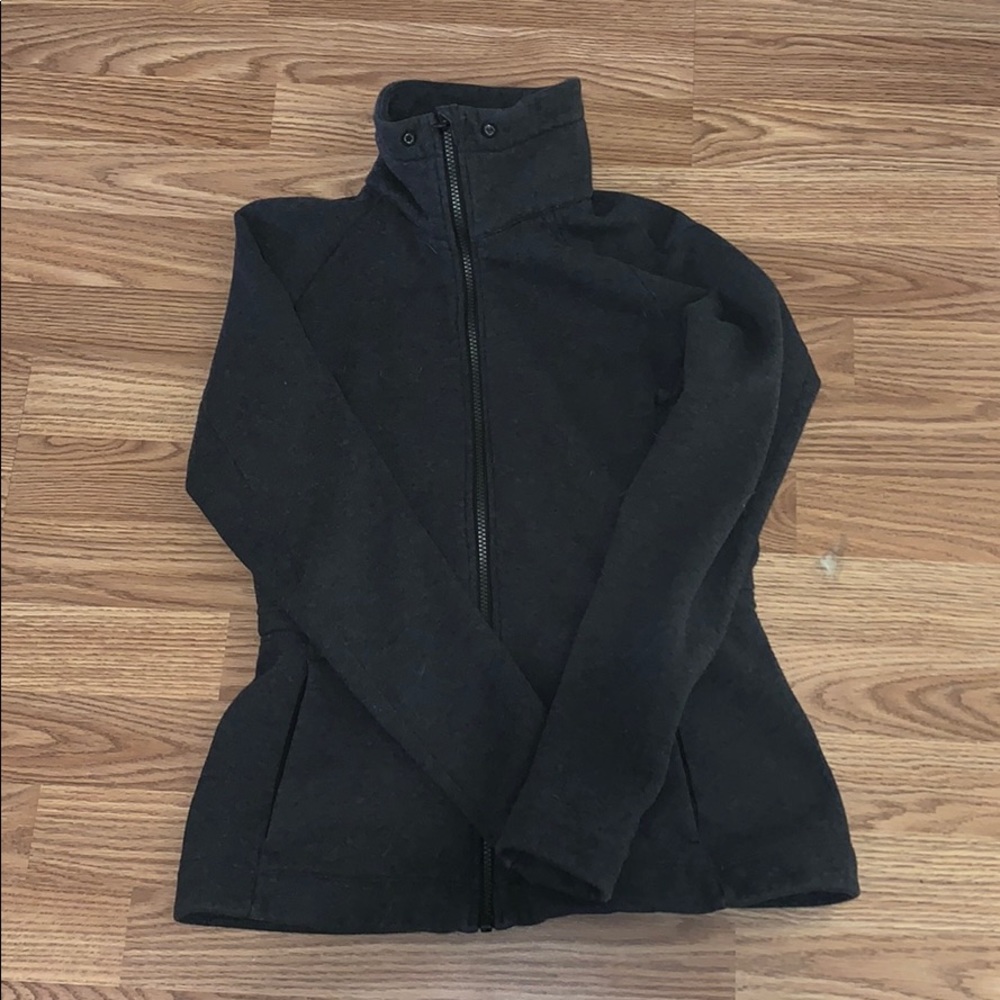 Lululemon sweatshirt